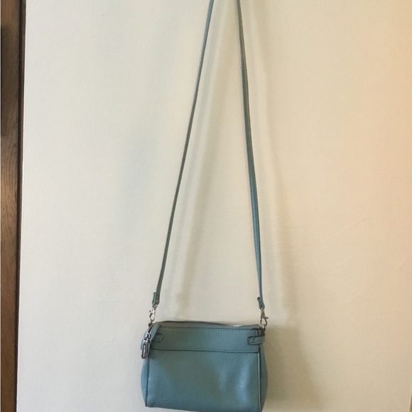 Liz Claiborne Handbags - Liz Claiborne Purse